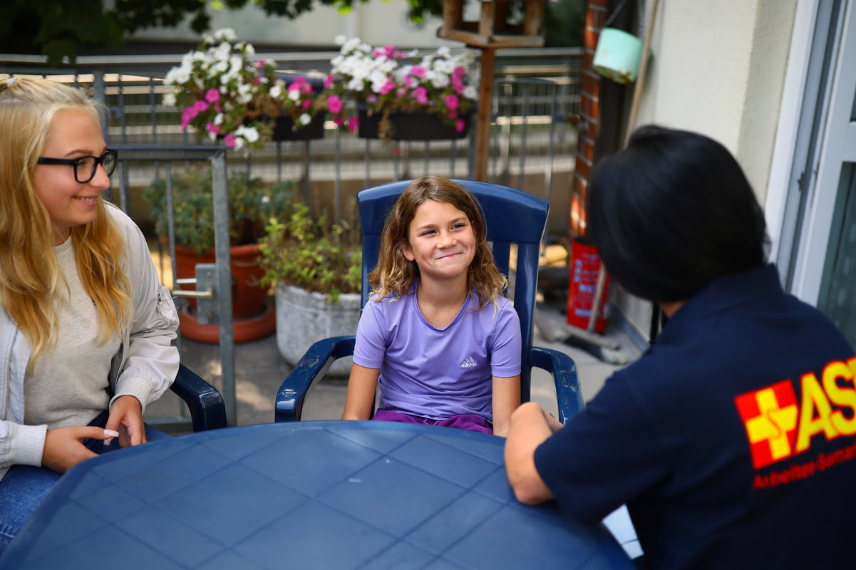 beratung-familienhilfe-tisch.jpg