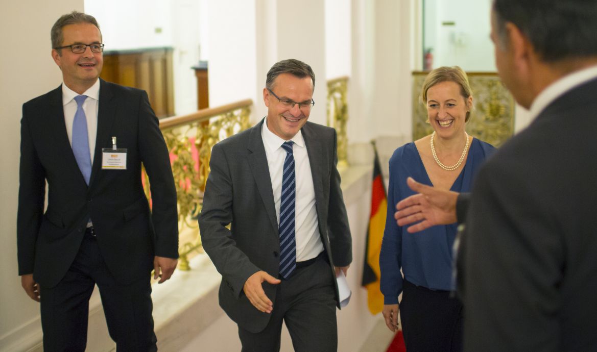150921-parlamentarischer-abend-hannibal-01.jpg